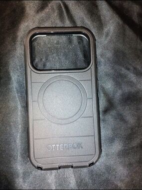 OtterBox iPhone 17 Pro Max Case w/Circular MagSafe Area